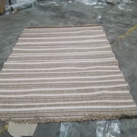QUALITY DESIGNER AREA RUG - APPROXIMATELY 230X160