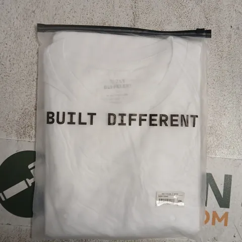 BAGGED BUILT DIFFERENT CREW T-SHIRT IN WHITE SIZE 2XL
