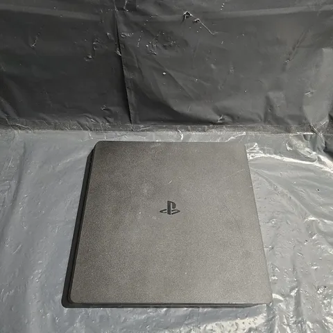PLAYSTATION 4 SLIM CONSOLE – BLACK