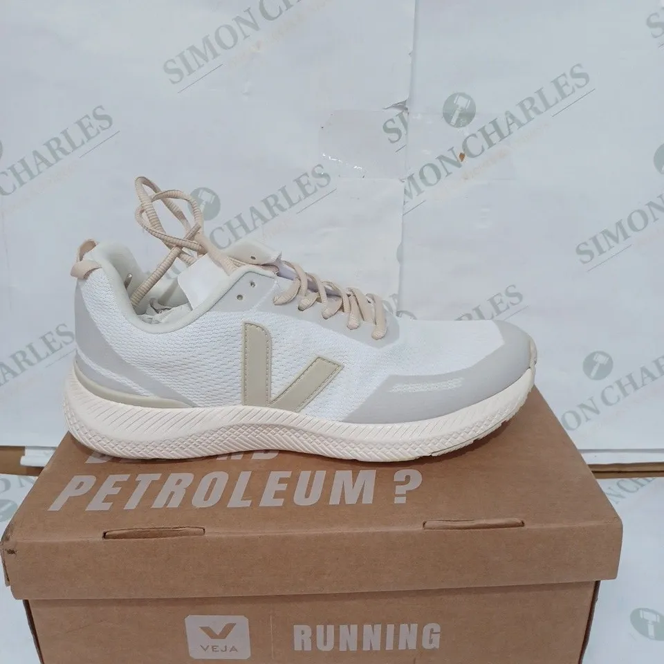 BOXED PAIR OF VEJA IMPALA TRAINERS - WHITE / SIZE: 8 UK 