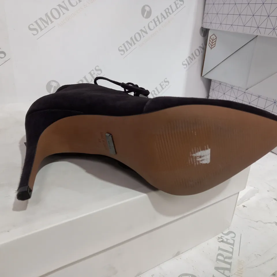 BOXED REISS SUEDE CHOCOLATE BOOT HEELS - SIZE 5