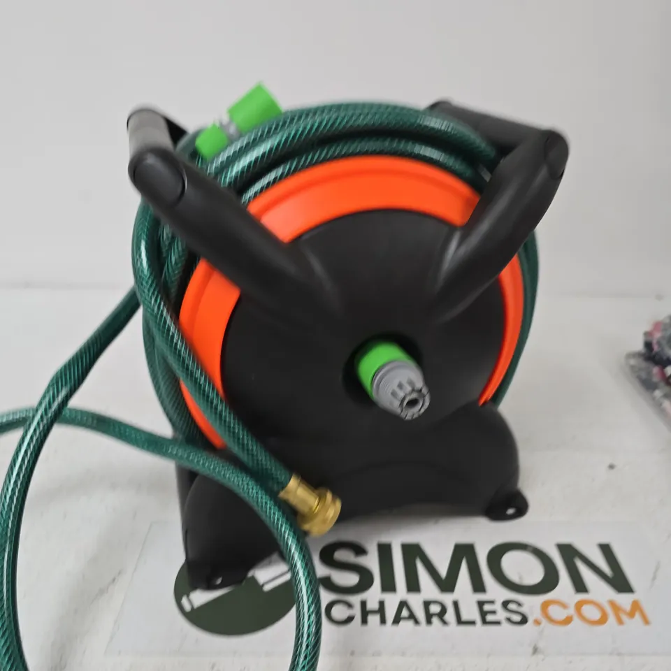GARDEN HOSE REEL WITH GREEN HOSE