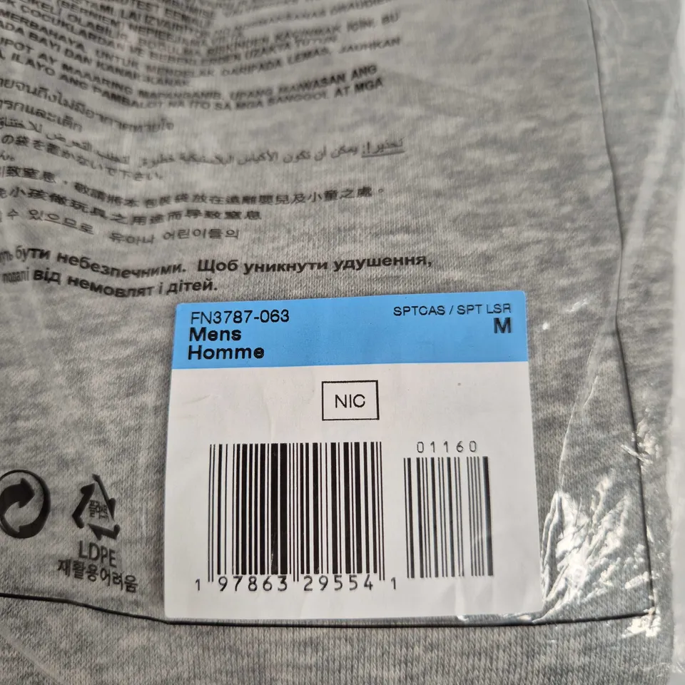 NIKE MENS STANDARD FIT TAPER LEG REGULAR LENGTH SWEATPANTS – GREY, SIZE M