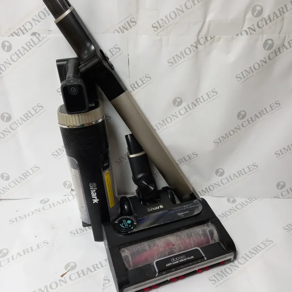 SHARK STRATOS CORDLESS VACUUM IZ400UKT