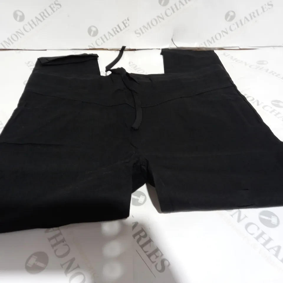 box of 10 clothes to include jogging bottoms, skirts, dresses, t-shirts etc