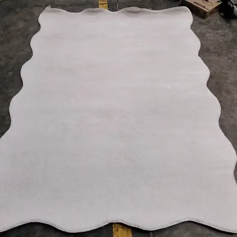 LINA SHAPE FUR RUG, FAUX FUR, FLUFFY,ANTI SLIP UNDERSIDE APPROXIMATELY 220X160CM