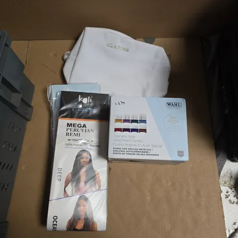 APPROXIMATELY 15 ASSORTED HEALTH & BEAUTY PRODUCTS TO INCLUDE HAIR EXTENSIONS, CLARINS MAKE-UP BAG, WAHL ATTACHMENT COMBS SET ETC - COLLECTION ONLY