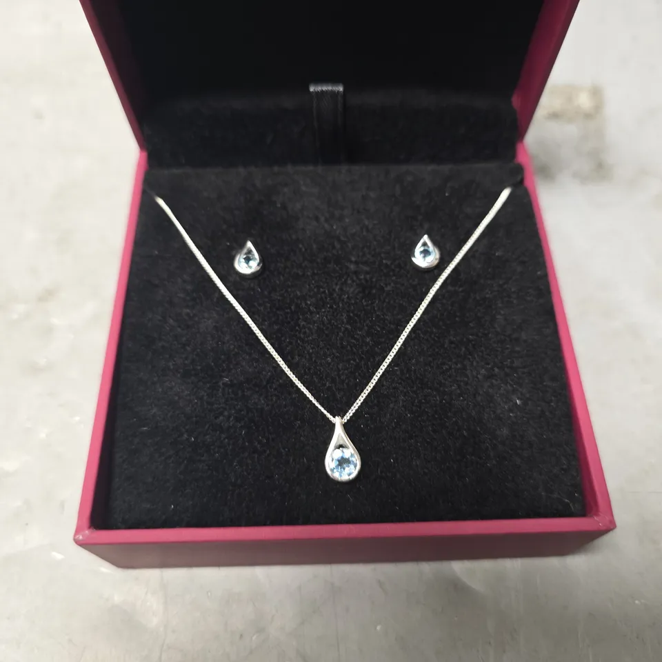 BOXED T H BAKER EARRINGS & PENDANT NECKLACE 