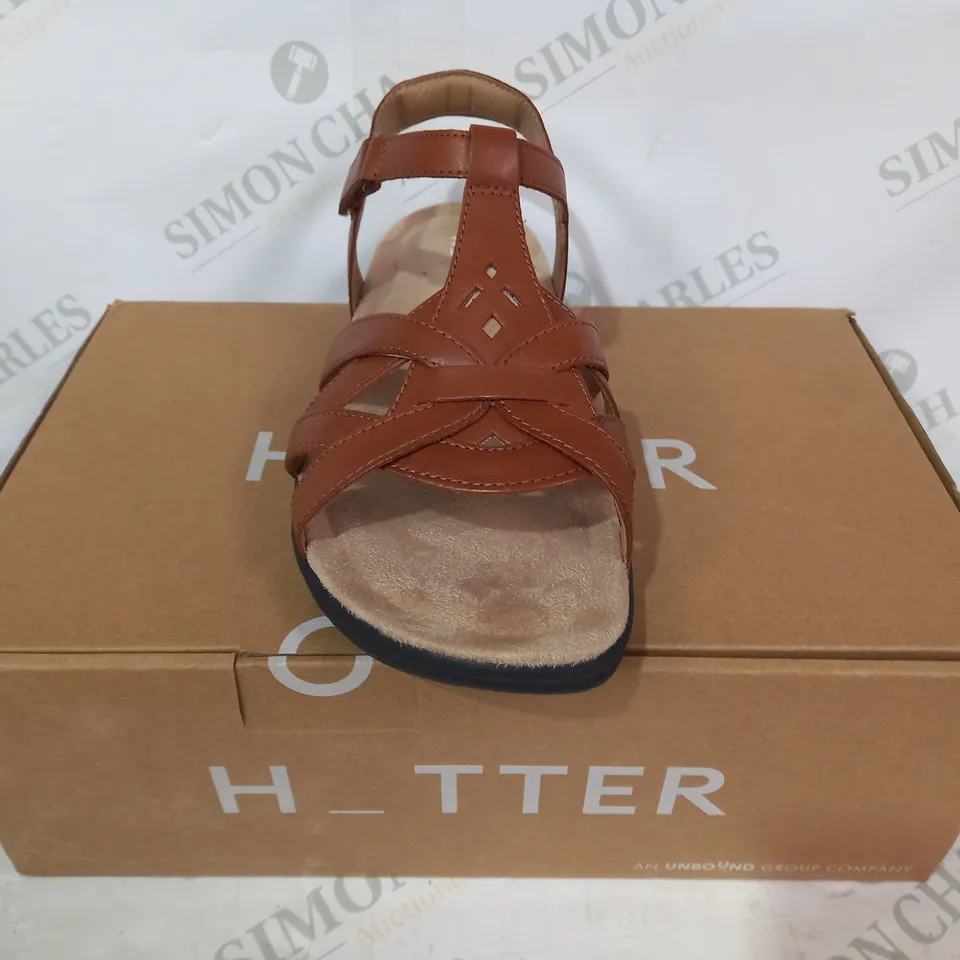 BOXED PAIR OF HOTTER YUKON LEATHER OPEN TOE SANDALS IN BROWN UK SIZE 6.5