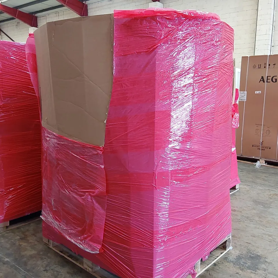 PALLET OF ASSORTED HOMEWARE AND CONSUMER PRODUCTS TO INCLUDE; STEP LADDER, KID'S CHAIR, LAUNDRY BASKET, CUSHION, ARTIFICIAL PLANT WREATH ECT.