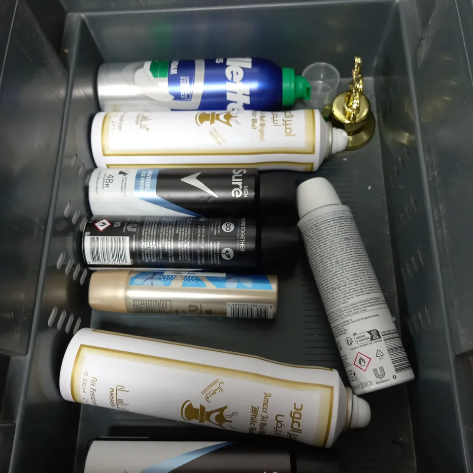 BOX OF APPROXIMATELY 10 ASSORTED AEROSOLS TO INCLUDE - VANISH CARPET FOAM DEEP CLEANER - GILLETTE SHAVE FOAM - EFFN TANNING WATER - ETC - COLLECTION ONLY