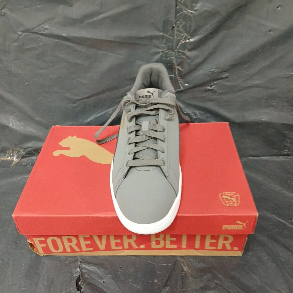 BOXED PAIR OF PUMA SMASH 3.0 BUCK UK 10.5