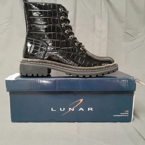 BOXED PAIR OF LUNAR ANKLE BOOTS IN BLACK EU SIZE 37