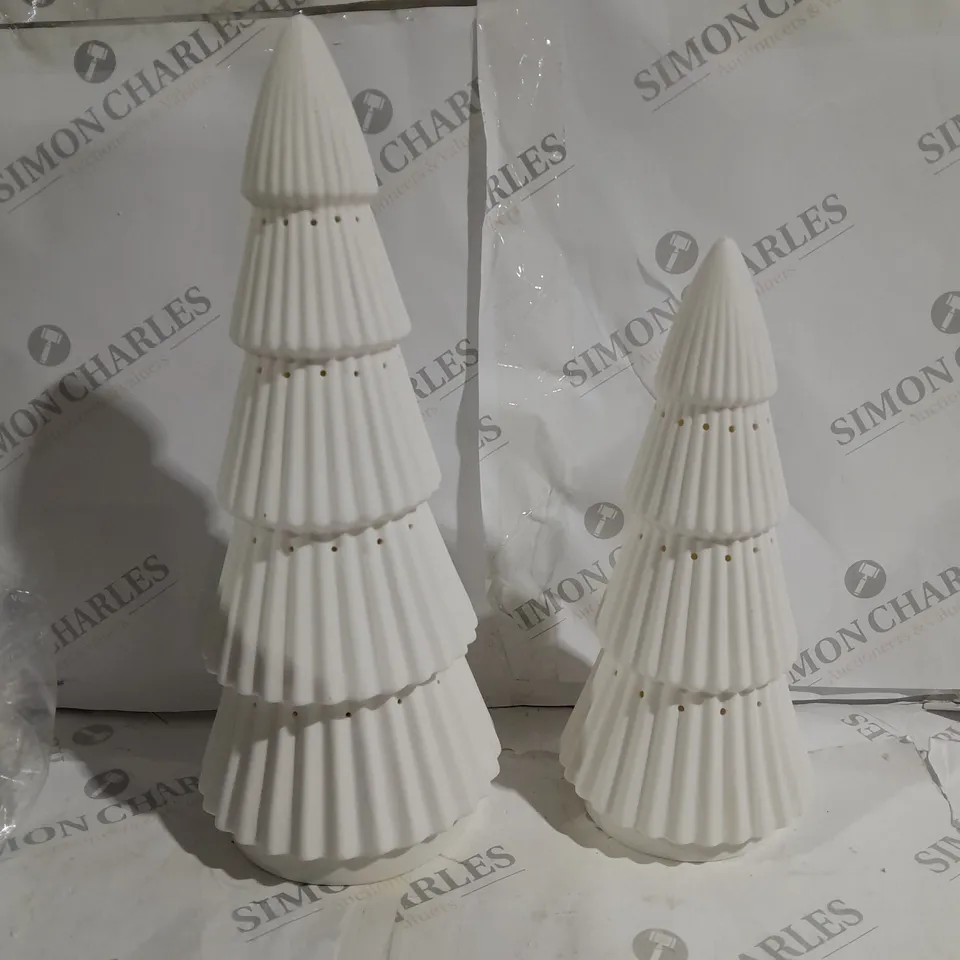 KELLY HOPPEN SET OF 2 LARGE CERAMIC LIGHT UP ORNAMENTS