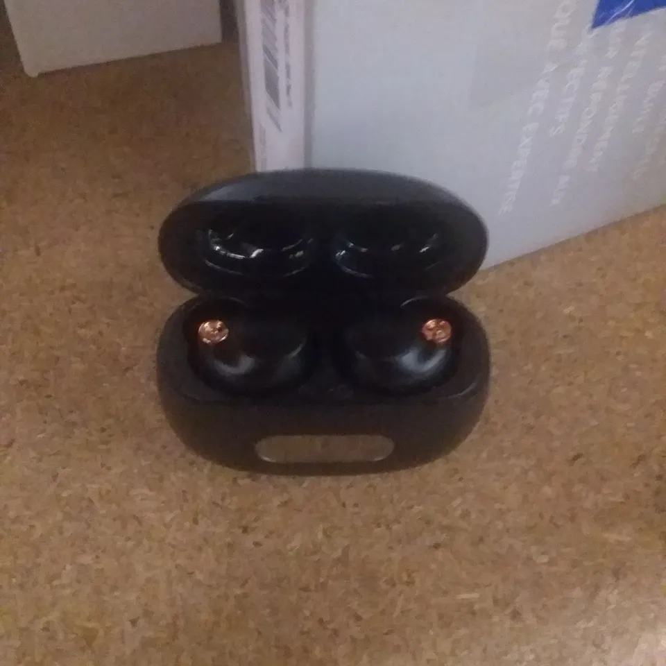 YYK-590 TRUE WIRELESS EARBUDS