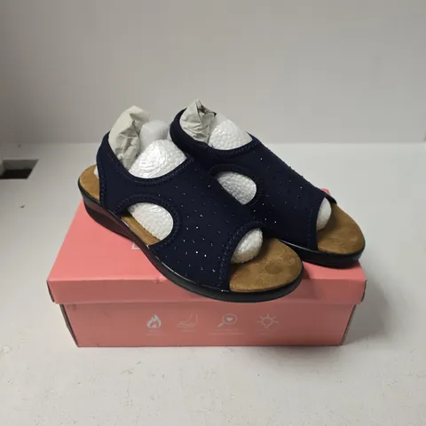 DR LIGHTFOOT NAVY WIDE-FIT SANDALS - 4