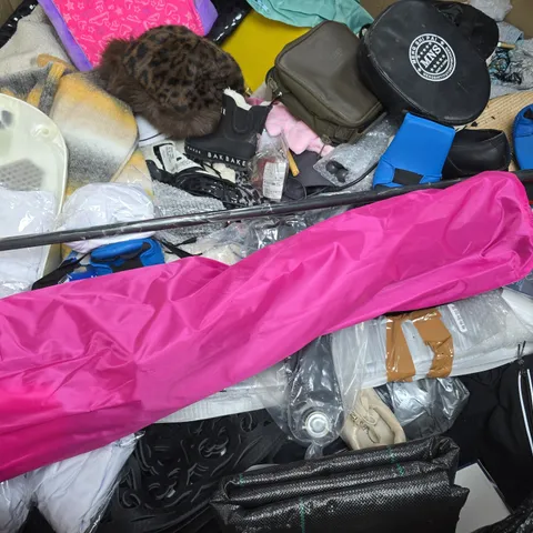 PALLET TO INCLUDE A LARGE QUANTITY OF HOUSEHOLD ITEMS - COLLECTION ONLY