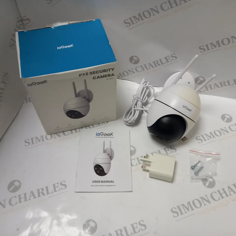 BOXED IEGEEK PTZ OUTDOOR SECURITY CAMERA - MODEL ZS-GQ2 - WITH USB CHARGING ADAPTER, FITTINGS AND USER MANUAL 