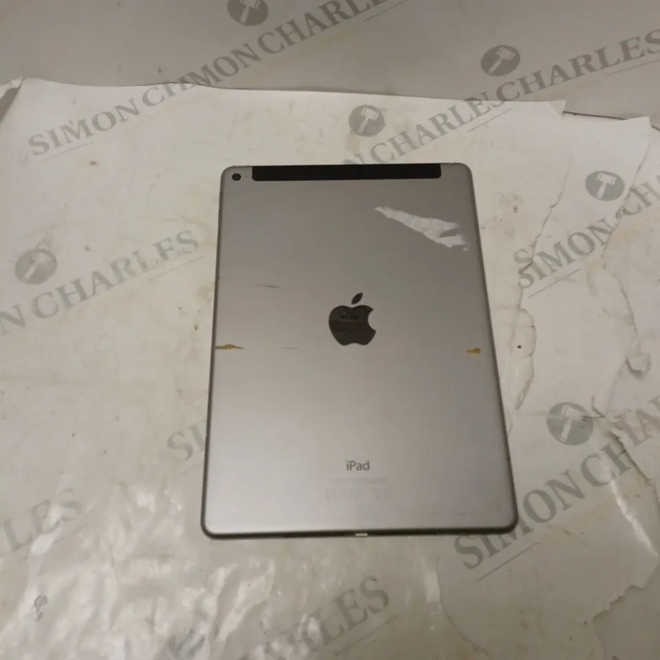 APPLE IPAD IN GREY MODEL A1567 