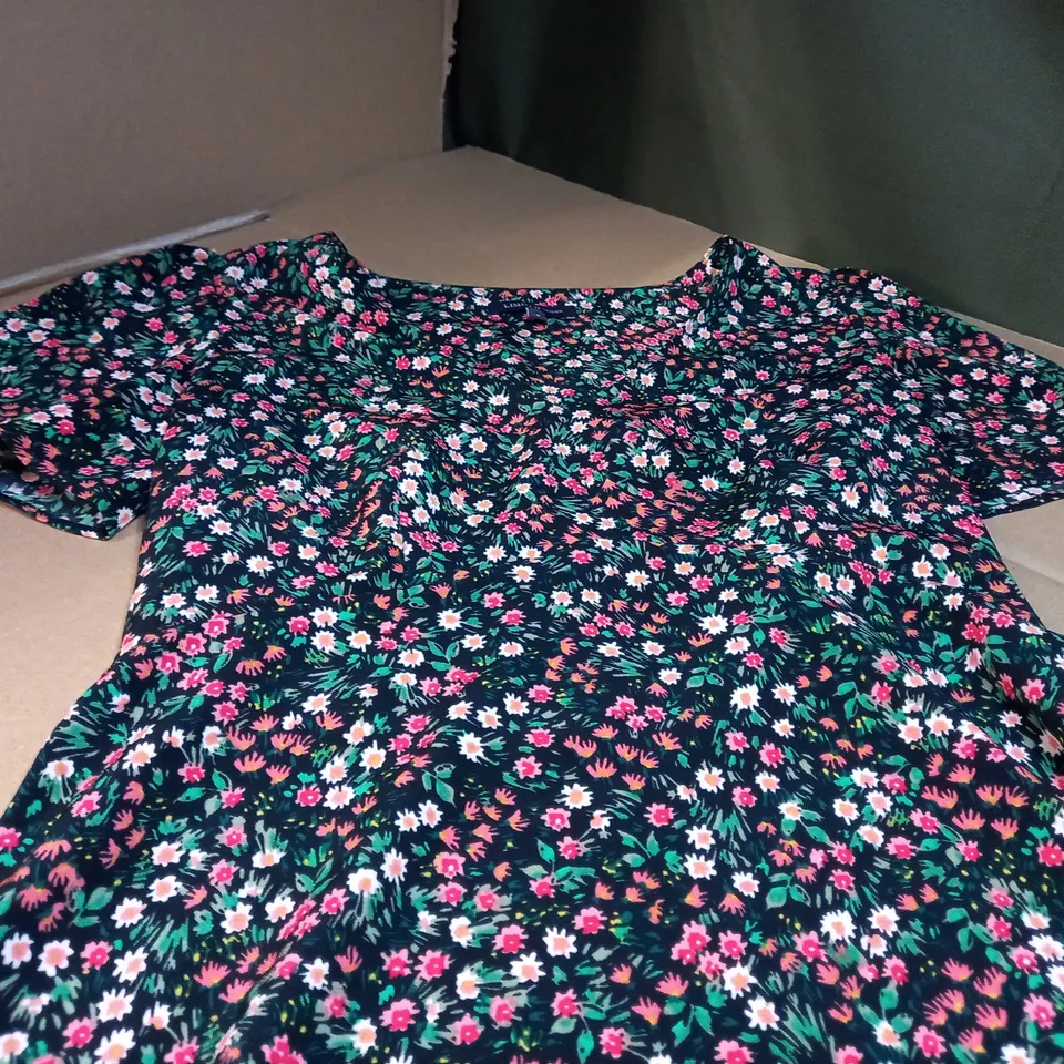 DESIGNER BLACK/FLORAL PRINT TEA DRESS - SIZIE 8