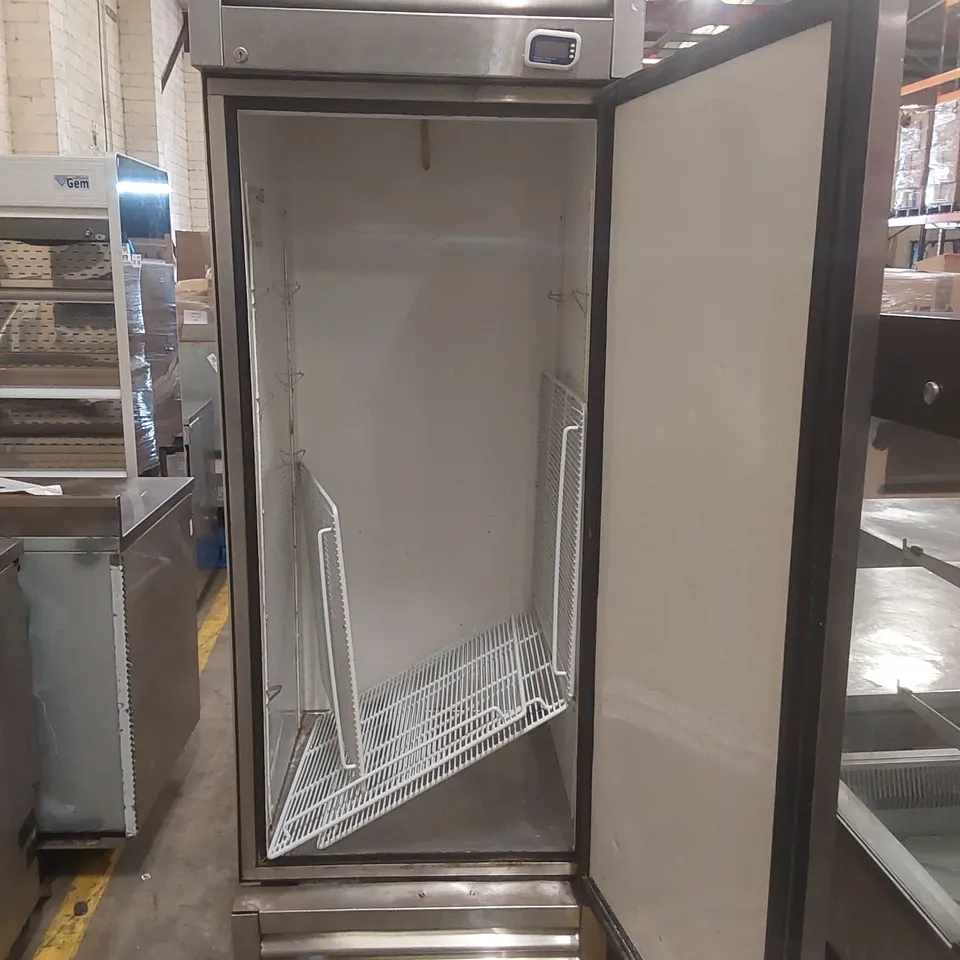 TRUE T-SERIES 1 DOOR COMMERCIAL CABINET FRIDGE T-23