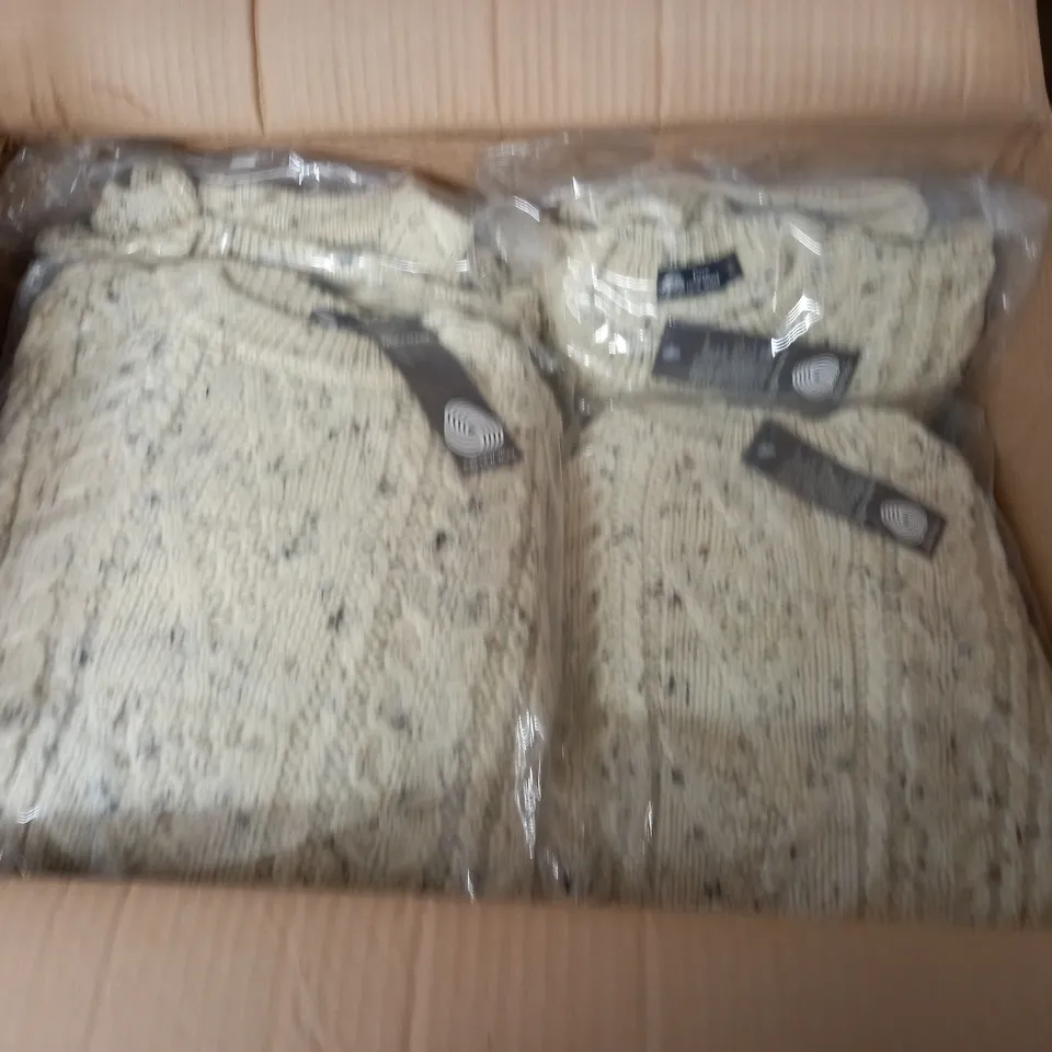 LOT OF 10 AS NEW PURE NEW WOOL KNITTED CREW JUMPERS - ALL M