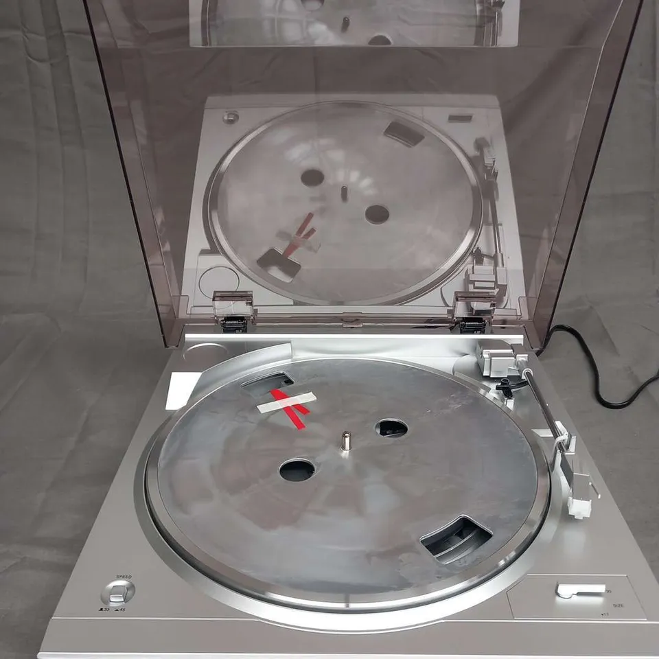DENON DP29F SILVER TURNTABLE