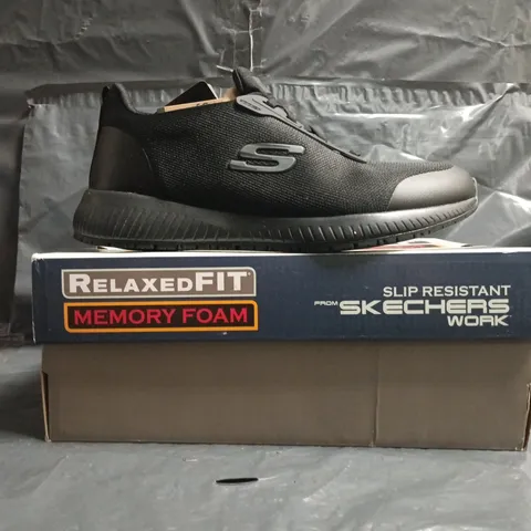 BOXED PAIR OF SKECHERS WORK SLIP-RESISTANT SLIP-IN SHOES IN BLACK SIZE 4.5