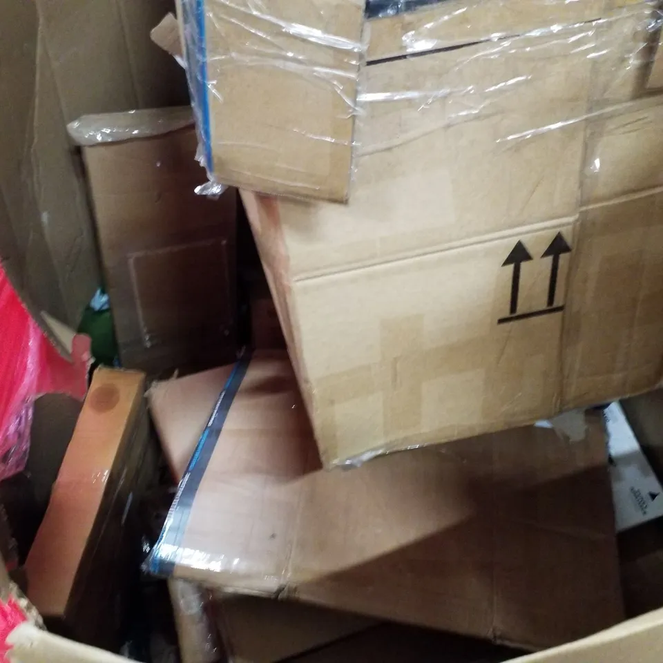 PALLET OF ASSORTED PRODUCTS INCLUDING PLAYPEN, LETTER CAGES, TOASTER, WREATH, POP UP TENT