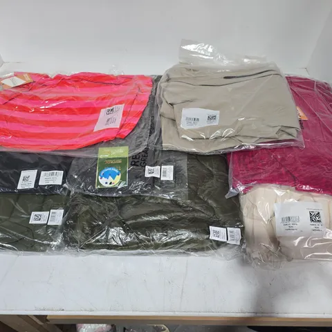 LOT OF APPROXIMATELY 15 ASSORTED BRAND NEW REGATTA AND DARE2BE CLOTHING ITEMS