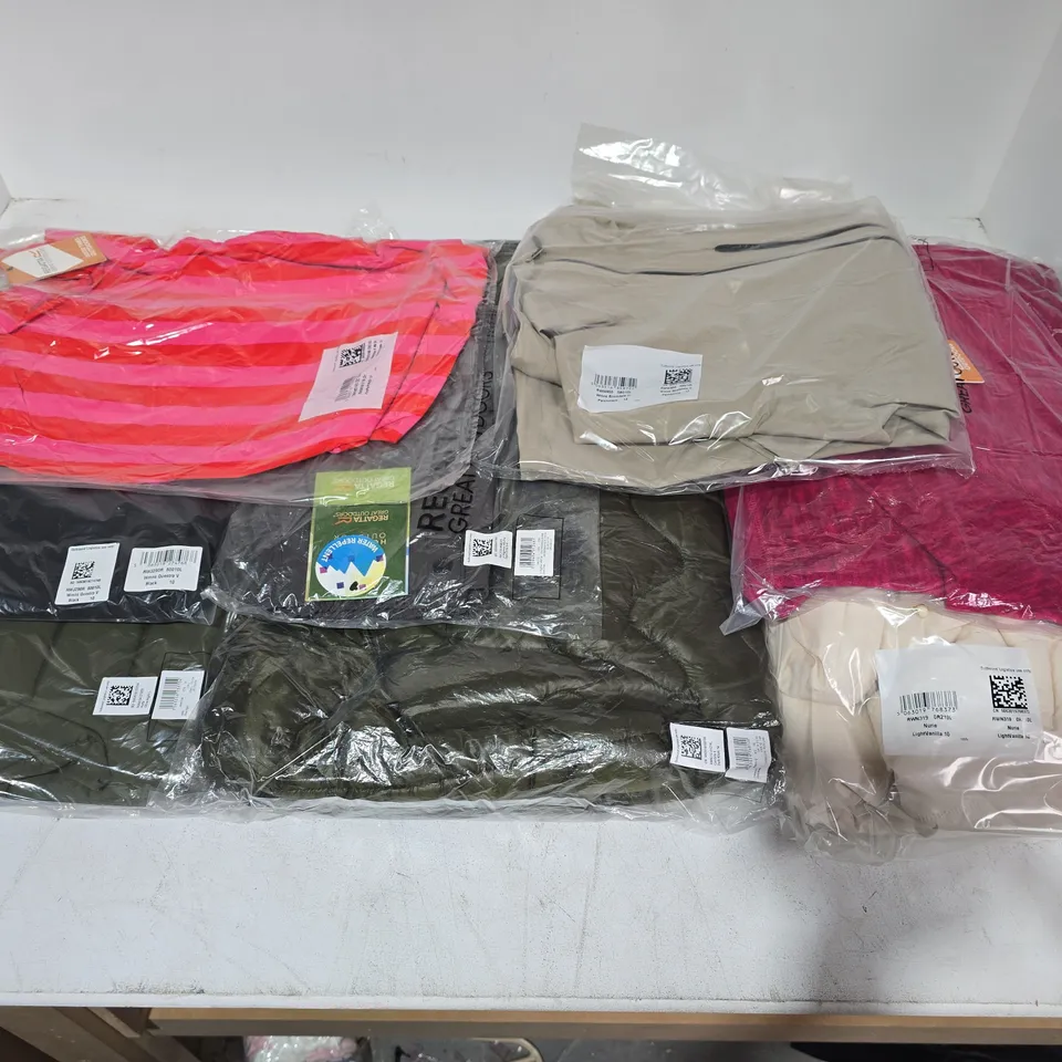LOT OF APPROXIMATELY 15 ASSORTED BRAND NEW REGATTA AND DARE2BE CLOTHING ITEMS