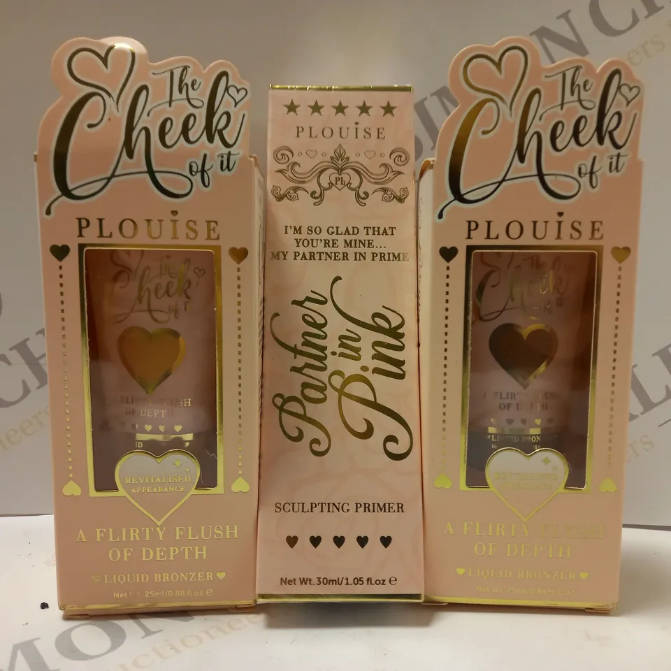 BOX OF 3 ASSORTED P LOUISE PRODUCTS TO INCLUDE THE CHEEK OF IT #HONEY HUG, THE CHEEK OF IT #GINGERBREAD GLAZE, SCULPTING PRIMER 