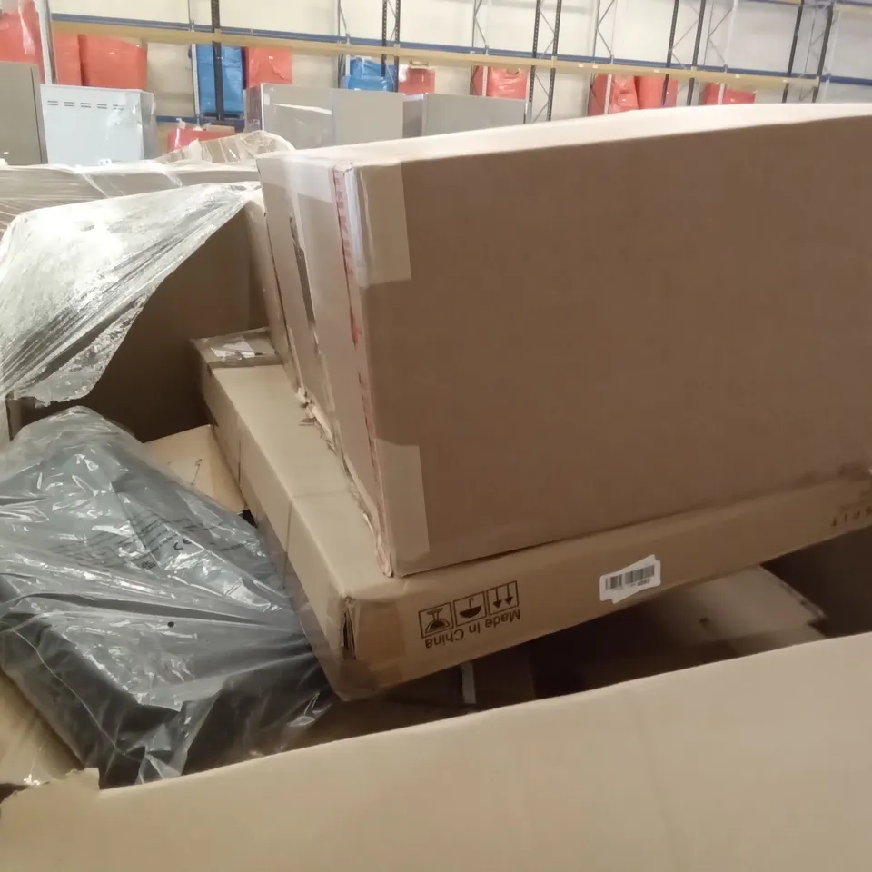 PALLET OF ASSORTED ITEMS INCLUDING MUSICAL BABY'S STROLLER, BABY HIGH CHAIR, BAMBOO DRAWER DIVIDERS, 5 STEP PET STAIRS, LITTER BOX, PUSH ALONG WALKER