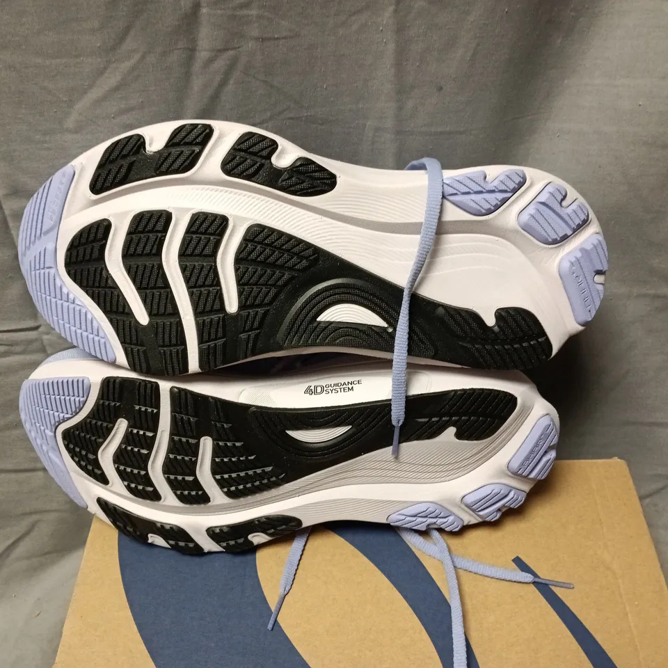 BOXED ASICS GEL-KAYANO 32 WOMEN’S RUNNING SHOES – BLUEBELL/PURE SILVER – UK 8