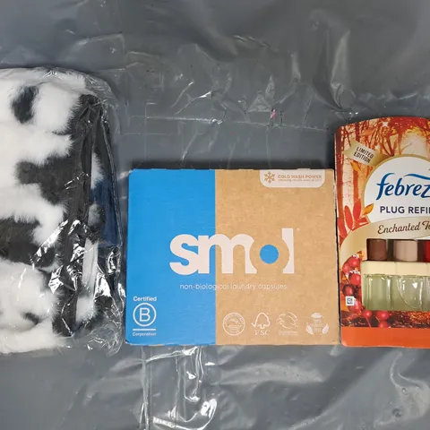 APPROXIMATELY 20 ASSORTED HOUSEHOLD ITEMS TO INCLUDE LAUNDRY CAPSULES, FEBREZE PLUG REFILL, ETC