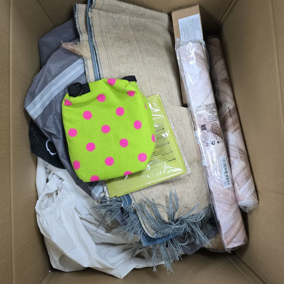 APPROXIMATELY 15 ASSORTED HOUSEHOLD PRODUCTS TO INCLUDE STORAGE TIN, SHAWL, CLOTHS ETC