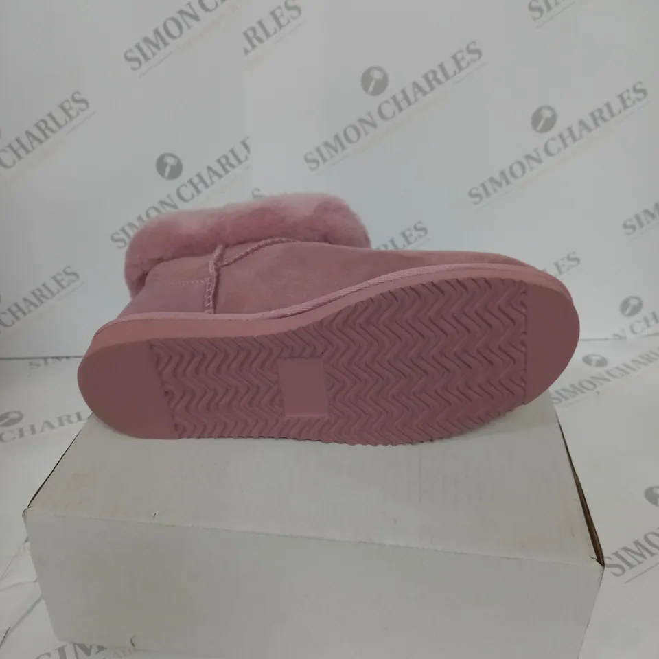 MODA IN PELLE SNUGGLY PINK SHEEPSKIN ANKLE SLIPPER BOOTS - UK SIZE 6