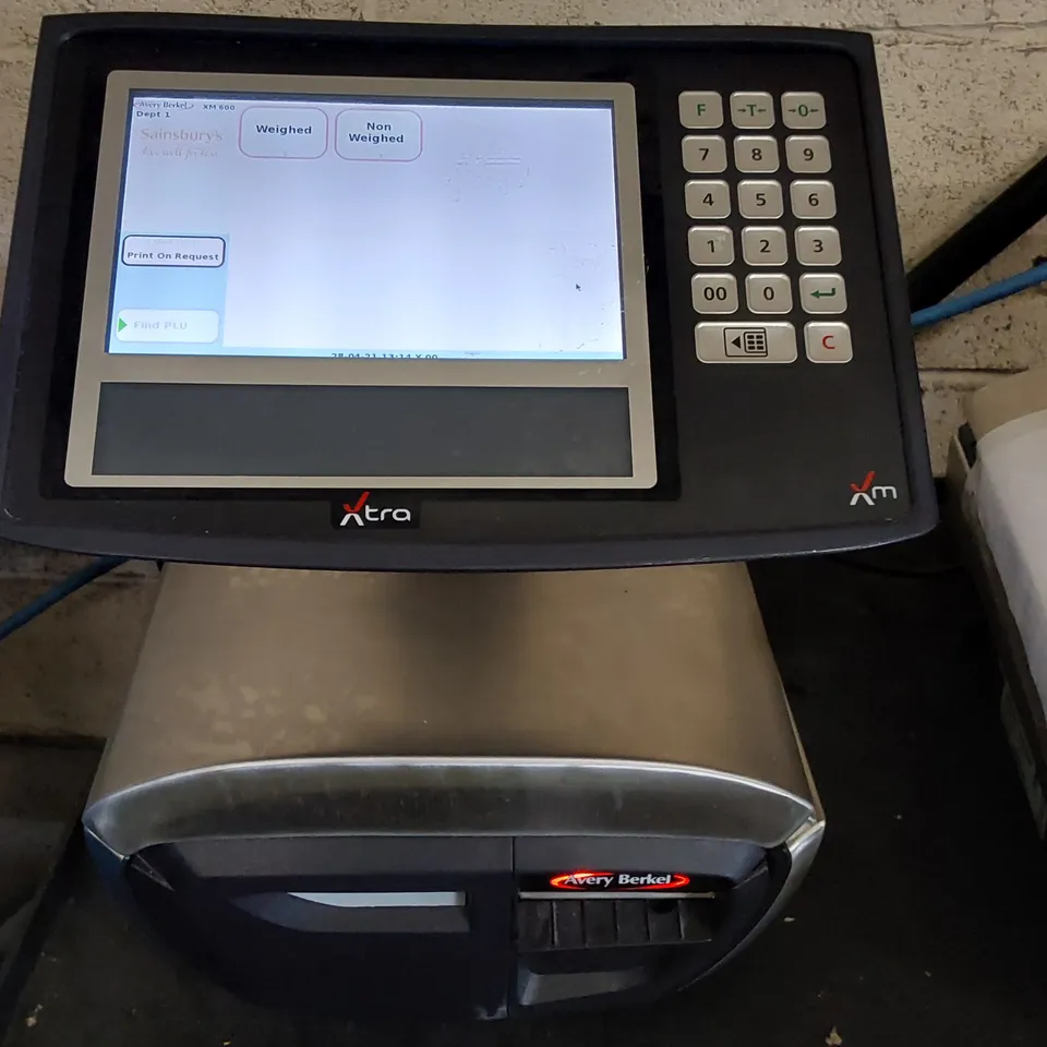 AVERY BERKEL XM600 LABEL AND RECEIPT PRINTING SCALES