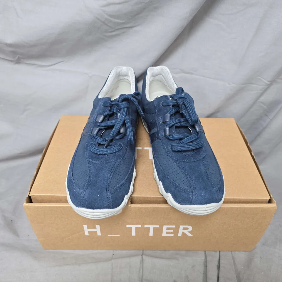 BOXED PAIR OF HOTTER LEANNE II IN NAVY - UK 6