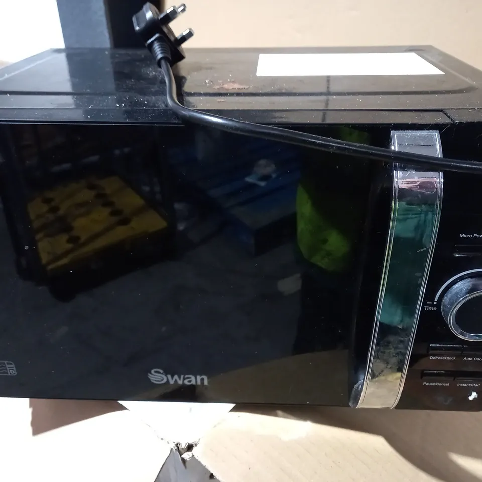 SWAN 20-LITRE DIGITAL MICROWAVE  RRP £67.99