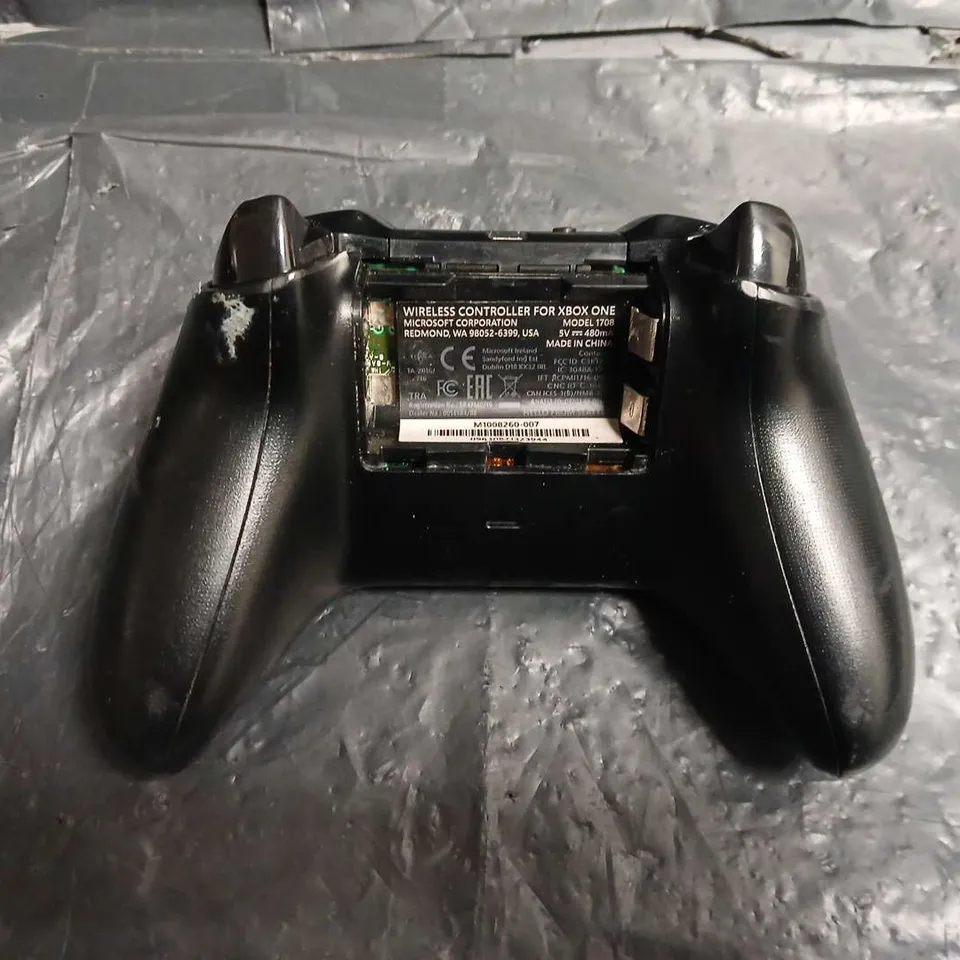 MICROSOFT XBOX WIRELESS CONTROLLER – BLACK (MODEL 1708)