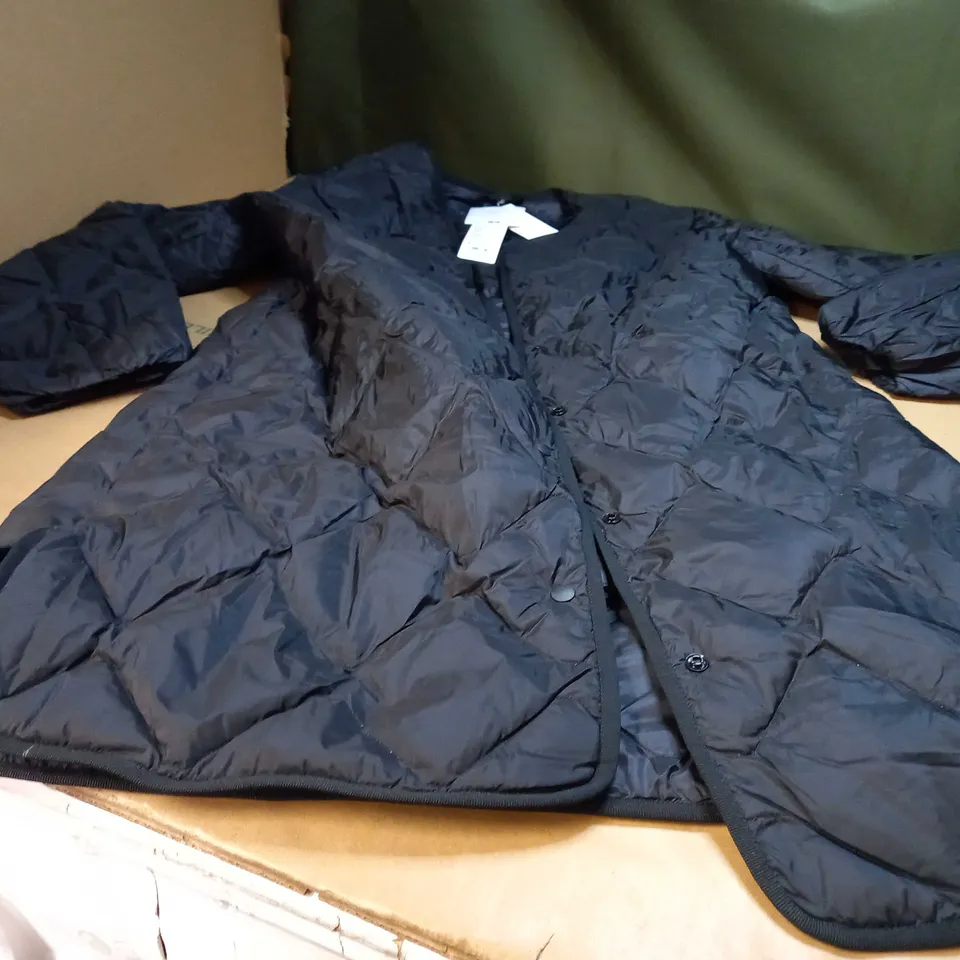 UNIQLO BLACK ULTRA LIGHT DOWN JACKET - MEDIUM