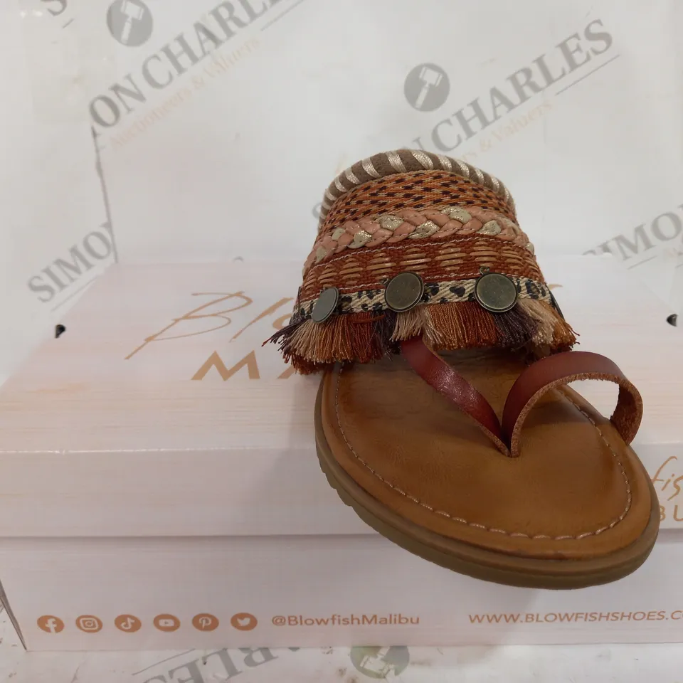 BLOWFISH MALIBU OPEN TOE SANDALS - SIZE 7