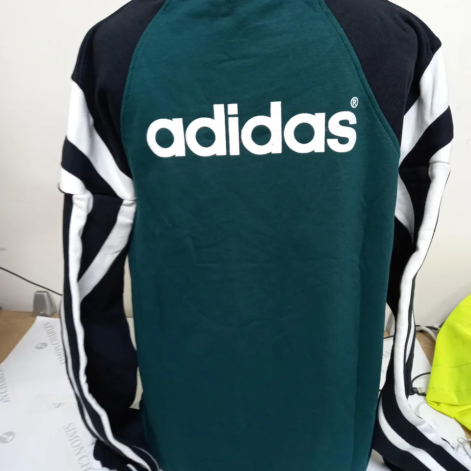 ADIDAS LIVERPOOL CLASSIC SWEATER IN BLACK/GREEN/WHITE - LARGE