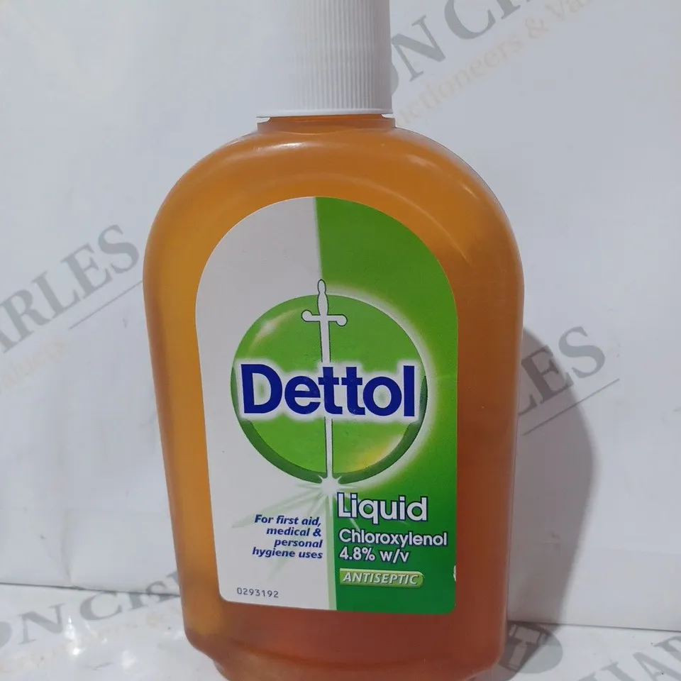 BOX OF APPROXIMATELY 8 DETTOL LIQUID 500ML BOTTLES