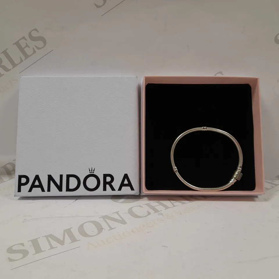 PANDORA MOMENTS SILVER BRACELET