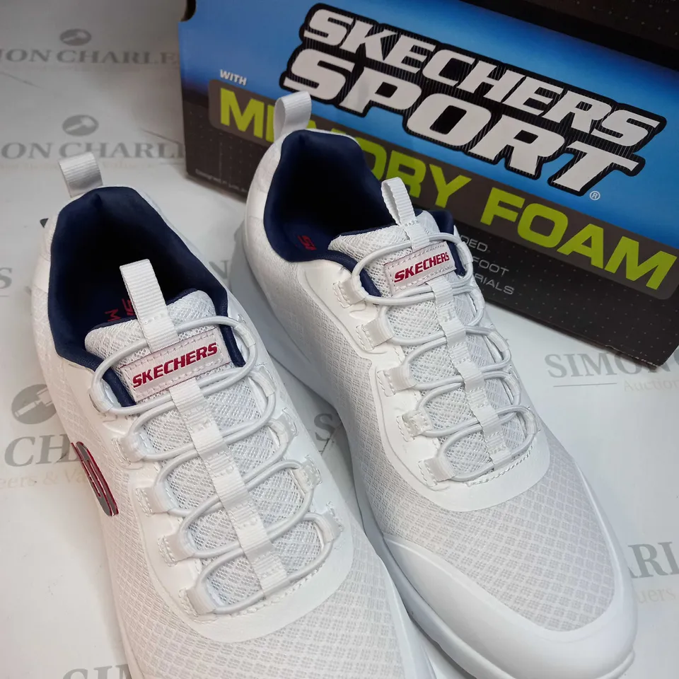 SKETCHERS MEMORY FOAM DYNAMIGHT 2 IN WHITE/NAVY/RED - SIZE 9
