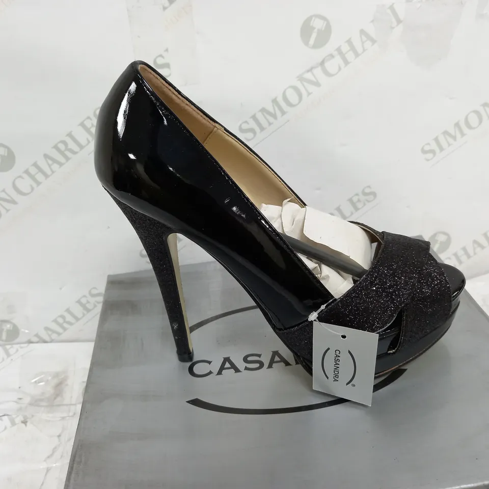 BOXED PAIR OF PATENT BLACK GLITTER STILLETTO SIZE 6