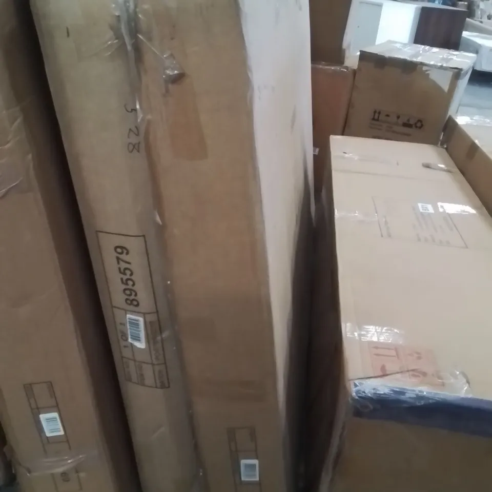 BOXED ASTLEY WALNUT DINING TABLE 