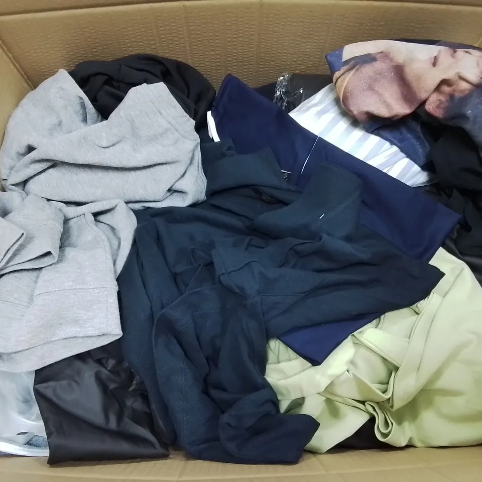 LARGE QUANTITY OF ASSORTED CLOTHING ITEMS TO INCLUDE ZARA, IN THE STYLE AND LAVISH ALICE